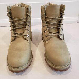 Rare Timberland Women's Camouflage Green Boot with Pattern Size 7